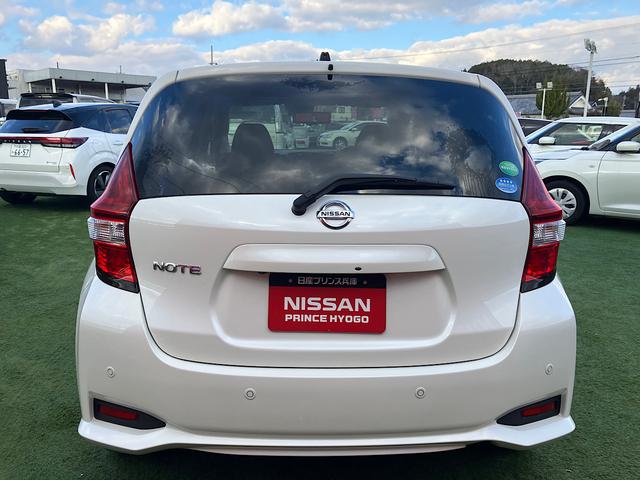 ノート Ｘ　純正メモリーナビ　アラウンドビューモニター　エマージェンシーブレーキ　クリアランスソナー　アイドリングストップ　スマートルームミラー（34枚目）