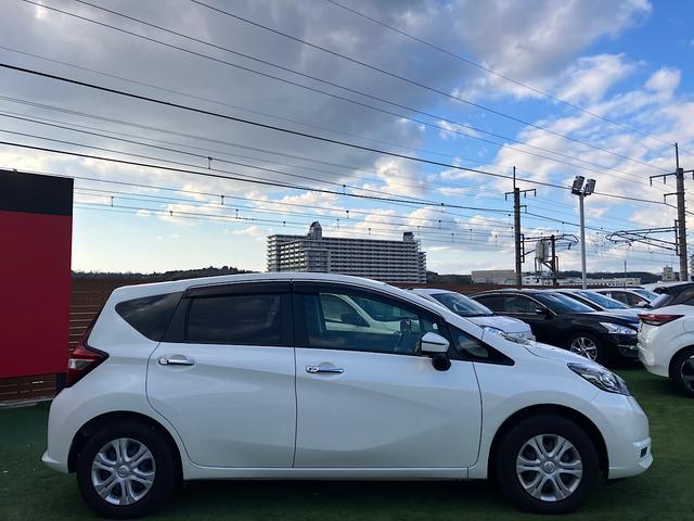 ノート Ｘ　純正メモリーナビ　アラウンドビューモニター　エマージェンシーブレーキ　クリアランスソナー　アイドリングストップ　スマートルームミラー（38枚目）