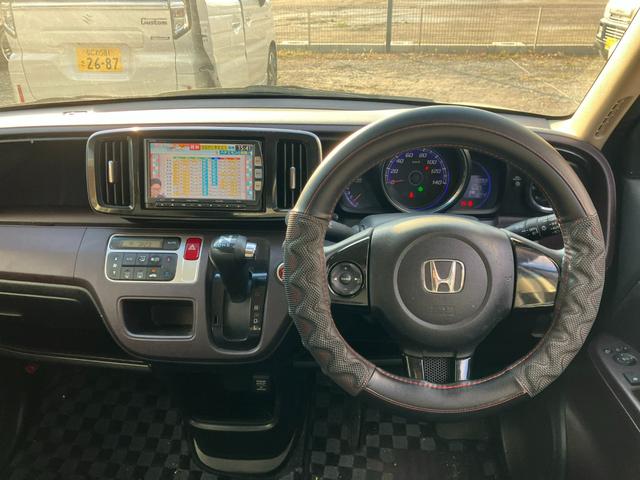 N-ONE プレミアム・Lパッケージ タイミングチェーン 純正ナビ・フルセグTV・バックモニター スマートキー プッシュスタート 純正14インチアルミ HIDヘッドライト 革調シートカバー ステアリングスイッチ アイドリングストップ(10枚目)