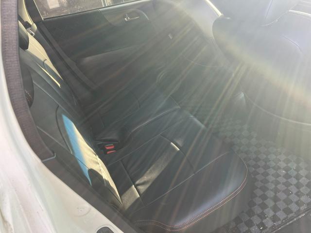 N-ONE プレミアム・Lパッケージ タイミングチェーン 純正ナビ・フルセグTV・バックモニター スマートキー プッシュスタート 純正14インチアルミ HIDヘッドライト 革調シートカバー ステアリングスイッチ アイドリングストップ(15枚目)