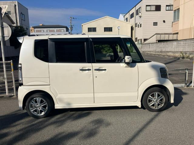 Ｎ－ＢＯＸカスタム Ｇ・Ｌパッケージ　タイミングチェーン　社外ナビ・フルセグＴＶ・Ｂｌｕｅｔｏｏｔｈ　左側パワースライドドア　ＥＴＣ　プッシュスタート　スマートキー　純正１４インチアルミ　ＨＩＤヘッドライト　ウインカー付電動格納ミラー（9枚目）