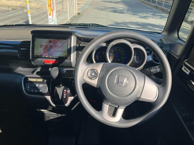 Ｎ－ＢＯＸカスタム Ｇ・Ｌパッケージ　タイミングチェーン　社外ナビ・フルセグＴＶ・Ｂｌｕｅｔｏｏｔｈ　左側パワースライドドア　ＥＴＣ　プッシュスタート　スマートキー　純正１４インチアルミ　ＨＩＤヘッドライト　ウインカー付電動格納ミラー（10枚目）