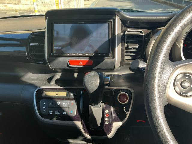 Ｎ－ＢＯＸカスタム Ｇ・Ｌパッケージ　タイミングチェーン　社外ナビ・フルセグＴＶ・Ｂｌｕｅｔｏｏｔｈ　左側パワースライドドア　ＥＴＣ　プッシュスタート　スマートキー　純正１４インチアルミ　ＨＩＤヘッドライト　ウインカー付電動格納ミラー（12枚目）