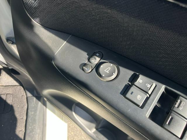 Ｎ－ＢＯＸカスタム Ｇ・Ｌパッケージ　タイミングチェーン　社外ナビ・フルセグＴＶ・Ｂｌｕｅｔｏｏｔｈ　左側パワースライドドア　ＥＴＣ　プッシュスタート　スマートキー　純正１４インチアルミ　ＨＩＤヘッドライト　ウインカー付電動格納ミラー（28枚目）