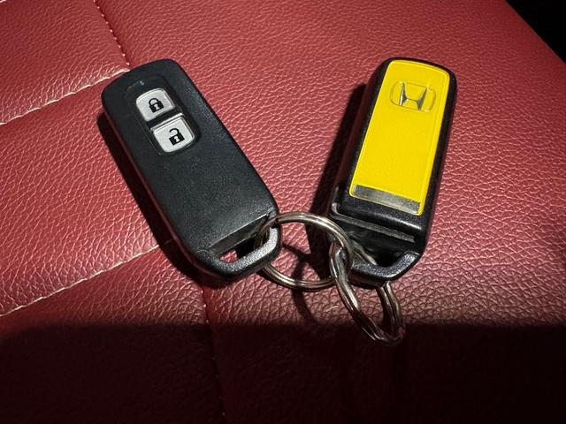 Ｎ－ＯＮＥ プレミアム　ツアラー・Ｌパッケージ　ターボ　ＬＭＳＰＯＲＴ１５インチアルミ２３年製造タイヤ　タイミングチェーン車　ナビ　地デジ　バックカメラ　ＥＴＣ　オートエアコン　スマートキー２個　車検整備付（11枚目）