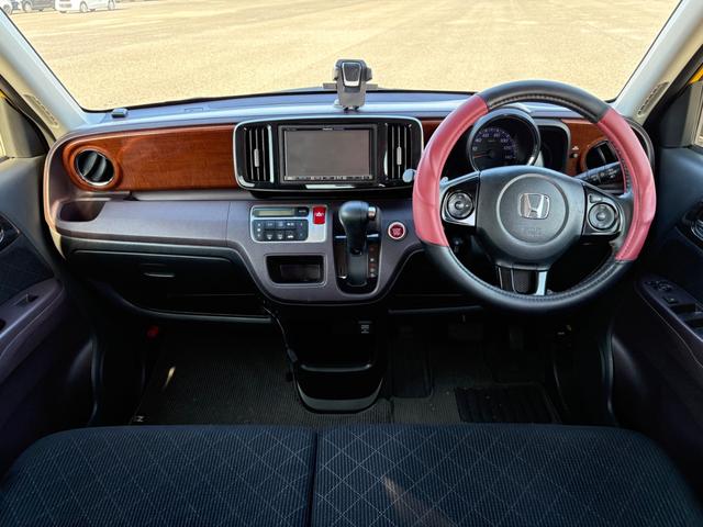 Ｎ－ＯＮＥ プレミアム　ツアラー・Ｌパッケージ　ターボ　ＬＭＳＰＯＲＴ１５インチアルミ２３年製造タイヤ　タイミングチェーン車　ナビ　地デジ　バックカメラ　ＥＴＣ　オートエアコン　スマートキー２個　車検整備付（18枚目）