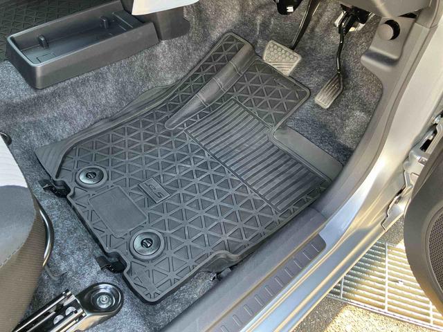 ミライース Ｌ　ＳＡＩＩＩ　スマアシ３・アイドリングストップ・マニュアルエアコン・ハロゲンヘッドライト・デジタルメーター・コーナーセンサー・キーレス・手引き式パーキングブレーキ・オートライト・オートハイビーム（6枚目）