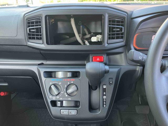 ミライース Ｌ　ＳＡＩＩＩ　スマアシ３・アイドリングストップ・マニュアルエアコン・ハロゲンヘッドライト・デジタルメーター・コーナーセンサー・キーレス・手引き式パーキングブレーキ・オートライト・オートハイビーム（27枚目）