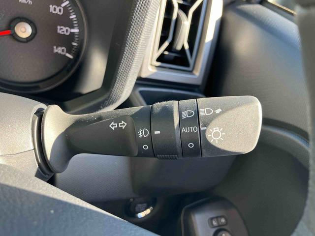 タフト Ｇ　ダーククロムベンチャー　キーフリーシステム／スカイフィールトップ／プッシュボタンエンジンスターター／アイドリングストップ／オートライト／コーナーセンサー／衝突回避支援システム／ＬＥＤヘッドライト／オートエアコン（7枚目）