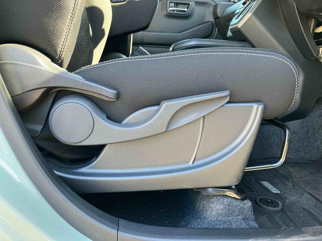 タフト Ｇ　ダーククロムベンチャー　キーフリーシステム／スカイフィールトップ／プッシュボタンエンジンスターター／アイドリングストップ／オートライト／コーナーセンサー／衝突回避支援システム／ＬＥＤヘッドライト／オートエアコン（38枚目）