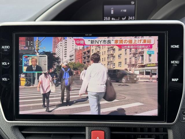 ヴォクシー ＺＳ　煌ＩＩ　１０インチナビ　フルセグＴＶ　バックモニター　雨滴除去　１２．１インチ後席モニター　両側電動スライドドア　メーター交換　交換前２７０１４ｋｍ交換後９２９２ｋｍ　合計３６３０６ｋｍ　プレミア１年保証（18枚目）