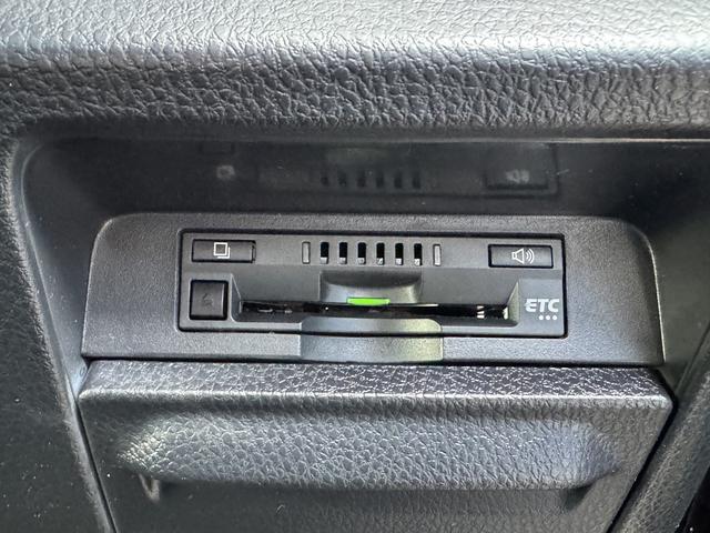 ヴォクシー ＺＳ　煌ＩＩ　１０インチナビ　フルセグＴＶ　バックモニター　雨滴除去　１２．１インチ後席モニター　両側電動スライドドア　メーター交換　交換前２７０１４ｋｍ交換後９２９２ｋｍ　合計３６３０６ｋｍ　プレミア１年保証（24枚目）