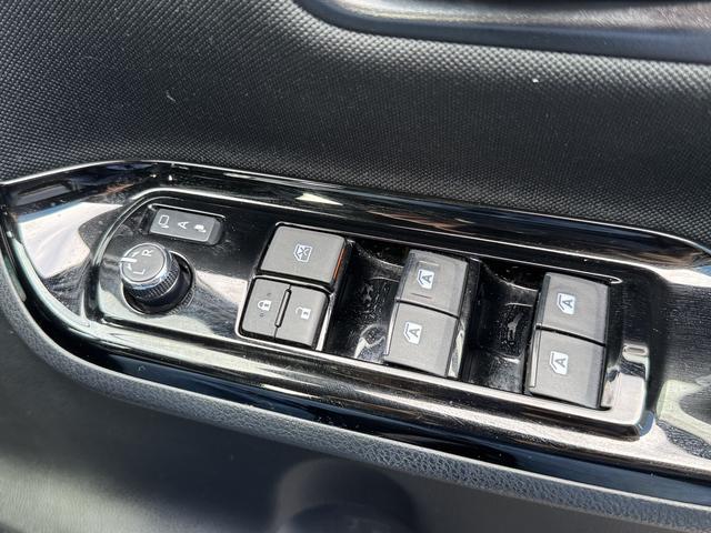 ヴォクシー ＺＳ　煌ＩＩ　１０インチナビ　フルセグＴＶ　バックモニター　雨滴除去　１２．１インチ後席モニター　両側電動スライドドア　メーター交換　交換前２７０１４ｋｍ交換後９２９２ｋｍ　合計３６３０６ｋｍ　プレミア１年保証（25枚目）