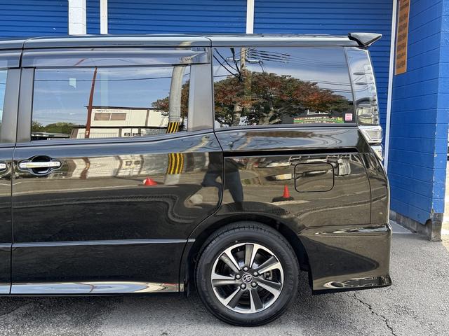 ヴォクシー ＺＳ　煌ＩＩ　１０インチナビ　フルセグＴＶ　バックモニター　雨滴除去　１２．１インチ後席モニター　両側電動スライドドア　メーター交換　交換前２７０１４ｋｍ交換後９２９２ｋｍ　合計３６３０６ｋｍ　プレミア１年保証（32枚目）