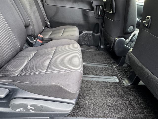 ヴォクシー ＺＳ　煌ＩＩ　１０インチナビ　フルセグＴＶ　バックモニター　雨滴除去　１２．１インチ後席モニター　両側電動スライドドア　メーター交換　交換前２７０１４ｋｍ交換後９２９２ｋｍ　合計３６３０６ｋｍ　プレミア１年保証（51枚目）