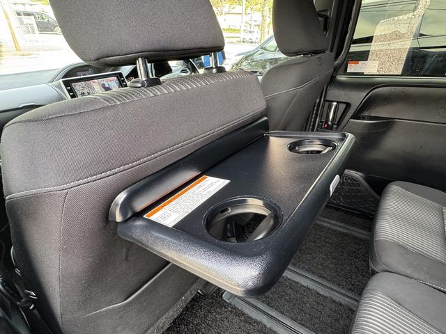 ヴォクシー ＺＳ　煌ＩＩ　１０インチナビ　フルセグＴＶ　バックモニター　雨滴除去　１２．１インチ後席モニター　両側電動スライドドア　メーター交換　交換前２７０１４ｋｍ交換後９２９２ｋｍ　合計３６３０６ｋｍ　プレミア１年保証（59枚目）