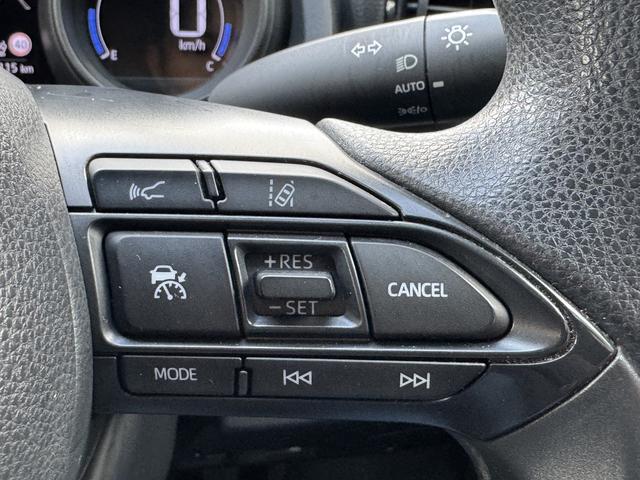 ヤリス ハイブリッドＧ　純正ナビ　フルセグＴＶ　パノラミックビューモニター　ＬＥＤヘッドライト　クルーズコントロール　ＥＴＣ２．０　セーフティセンス　ＲＳＡ　ＬＤＡ　プレミアブロンズ１年保証（13枚目）