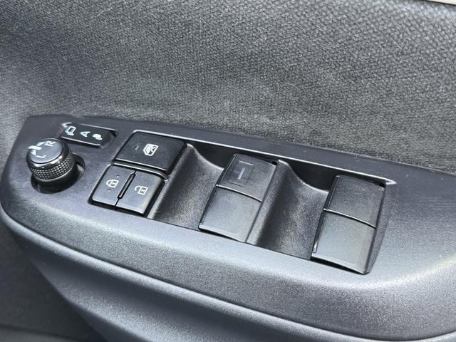 ヤリス ハイブリッドＧ　純正ナビ　フルセグＴＶ　パノラミックビューモニター　ＬＥＤヘッドライト　クルーズコントロール　ＥＴＣ２．０　セーフティセンス　ＲＳＡ　ＬＤＡ　プレミアブロンズ１年保証（26枚目）