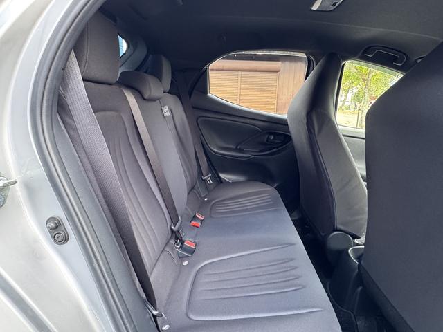 ヤリス ハイブリッドＧ　純正ナビ　フルセグＴＶ　パノラミックビューモニター　ＬＥＤヘッドライト　クルーズコントロール　ＥＴＣ２．０　セーフティセンス　ＲＳＡ　ＬＤＡ　プレミアブロンズ１年保証（52枚目）