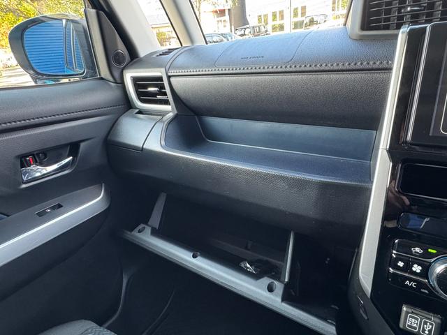 ルーミー カスタムＧ　純正９インチＤＡ　フルセグＴＶ　パノラミックビューモニター　ＥＴＣ　ＬＥＤヘッドライト　両側パワースライドドア　クルーズコントロール　スマートアシスト　前後ドラレコ　プレミアブロンズ１年保証（18枚目）