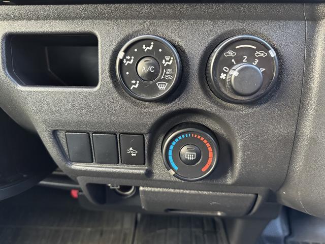 ハイエースバン ロングジャストローＤＸ　３人乗り　荷室床板張り　セーフティセンス　ＬＤＡ　ＰＫＳＢ　ＥＴＣ　キーレス　積載量１０００ｋｇ　プレミアブロンズ１年保証（17枚目）