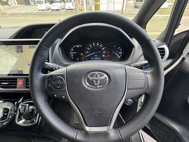 ノア ハイブリッドＳｉ　ダブルバイビーＩＩ　モデリスタフルエアロ　１０インチナビ　フルセグＴＶ　バックモニター　１２．１インチ後席モニター　両側パワースライドドア　ＬＥＤヘッドライト　シートヒーター　ＥＴＣ　プレミアブロンズ１年保証（12枚目）