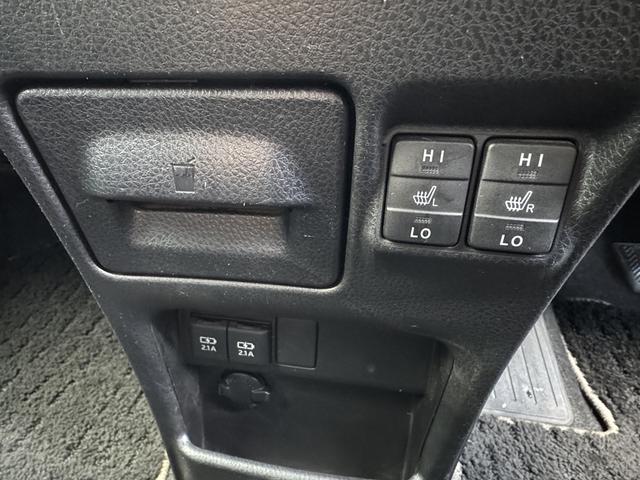 ノア ハイブリッドＳｉ　ダブルバイビーＩＩ　モデリスタフルエアロ　１０インチナビ　フルセグＴＶ　バックモニター　１２．１インチ後席モニター　両側パワースライドドア　ＬＥＤヘッドライト　シートヒーター　ＥＴＣ　プレミアブロンズ１年保証（24枚目）