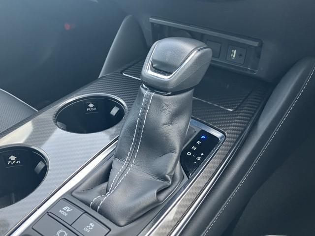 クラウンハイブリッド ＲＳアドバンス　本革シート　パノラミックビュー　パーキングＳ　★オプション装備車★純正エアロスポイラー【フロント・リヤ】★電動ムーンルーフ【チルト・スライド式】★パノラミックビューモニター★インテリジェントパーキングサポート★黒本革メモリーパワーシート（40枚目）