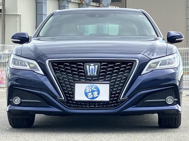 クラウンハイブリッド Ｇ　レザーシート＆リアサポートパッケージ　★オプション装備車★リヤサポートパッケージ【電動式リヤサンシェード・手動式リヤドアサンシェード・リヤオートエアコン】★レザーシートパッケージ（12枚目）