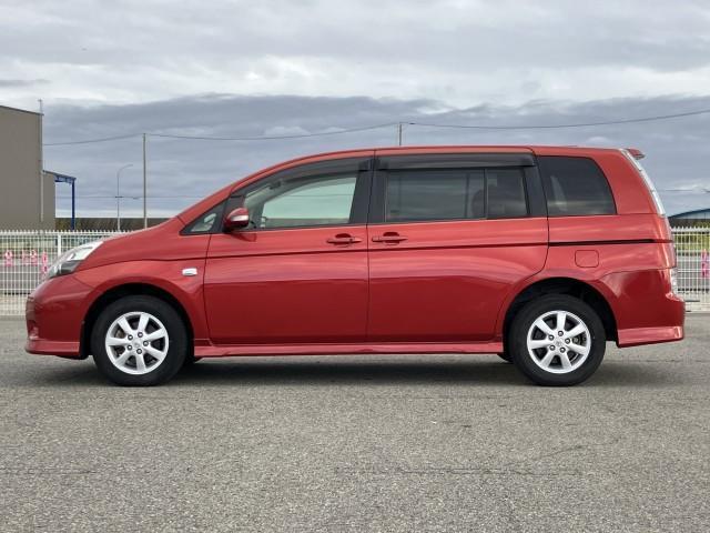TOYOTA ISIS PLATANA