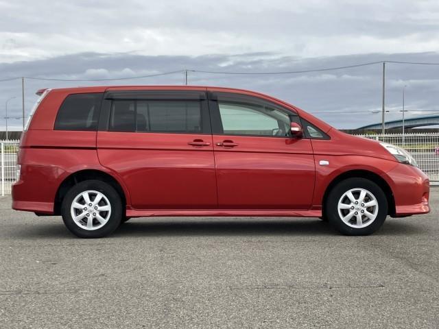 TOYOTA ISIS PLATANA