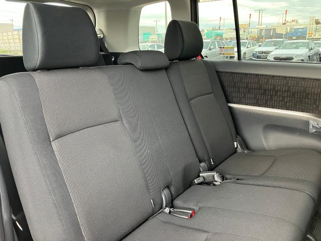 TOYOTA ISIS PLATANA