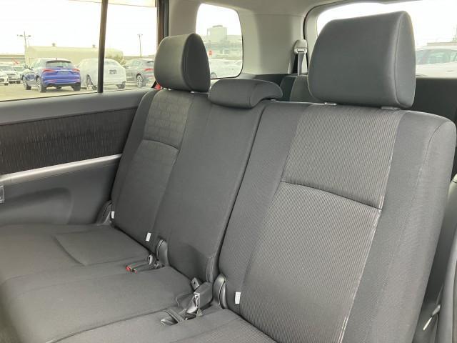 TOYOTA ISIS PLATANA