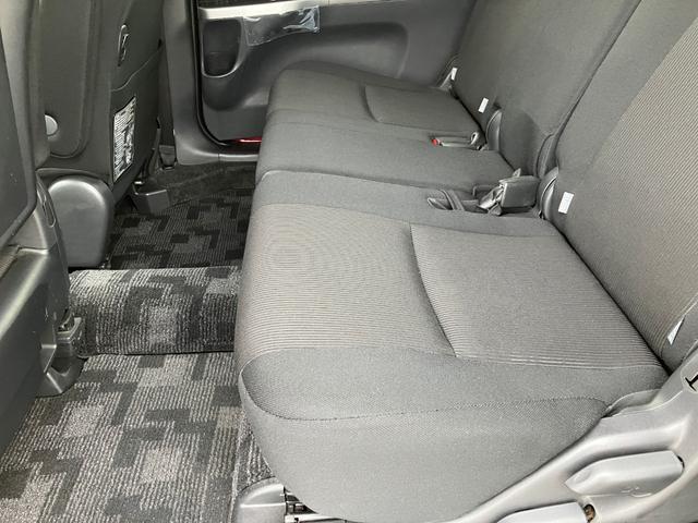 TOYOTA ISIS PLATANA