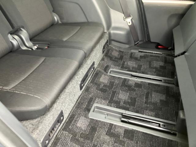 TOYOTA ISIS PLATANA
