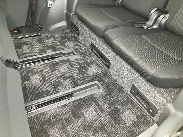 TOYOTA ISIS PLATANA