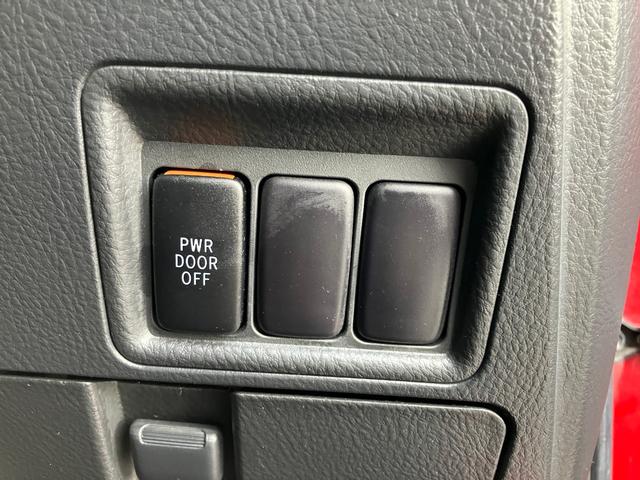 TOYOTA ISIS PLATANA