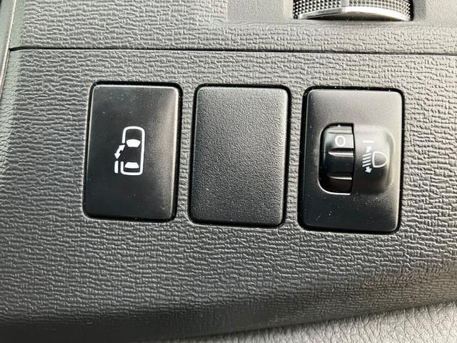 TOYOTA ISIS PLATANA