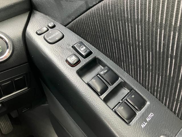 TOYOTA ISIS PLATANA
