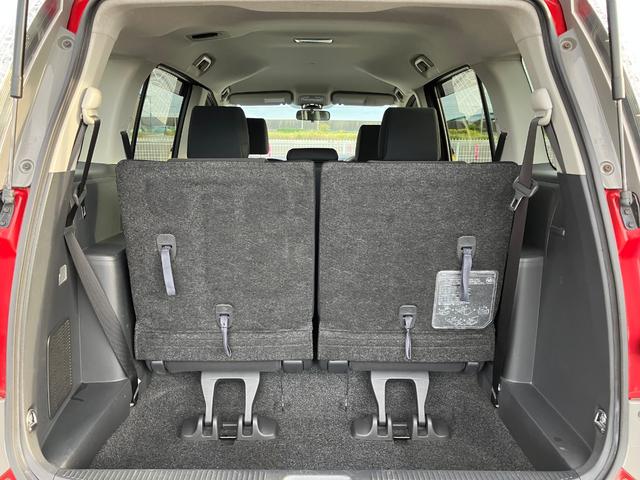 TOYOTA ISIS PLATANA