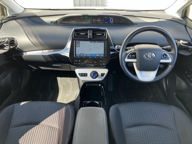 プリウス A セーフティセンス BSM・HUD パーキングアシスト ★純正9インチSDナビTV★Bluetooth★DVD再生付★ビルトインEТC【ナビ連動式】★バックガイドモニター★革巻きステアリングスイッチ★マルチインフォメーションディスプレイ(9枚目)
