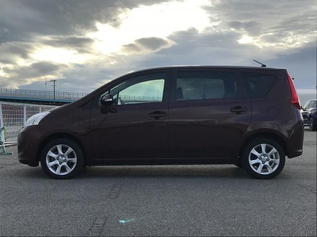 パッソセッテ １．５Ｇ　３列シート７人乗り　ディスチャージヘッドランプ　★３列シート７人乗り★キーフリーシステム★オートエアコン★革巻きステアリング★ビルトインＥＴＣ★ケンウッドＣＤオーディオ★フロントベンチシート（14枚目）