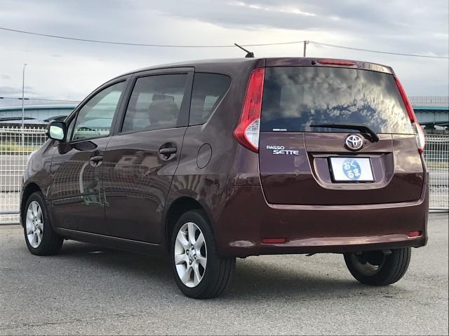 パッソセッテ １．５Ｇ　３列シート７人乗り　ディスチャージヘッドランプ　★３列シート７人乗り★キーフリーシステム★オートエアコン★革巻きステアリング★ビルトインＥＴＣ★ケンウッドＣＤオーディオ★フロントベンチシート（15枚目）