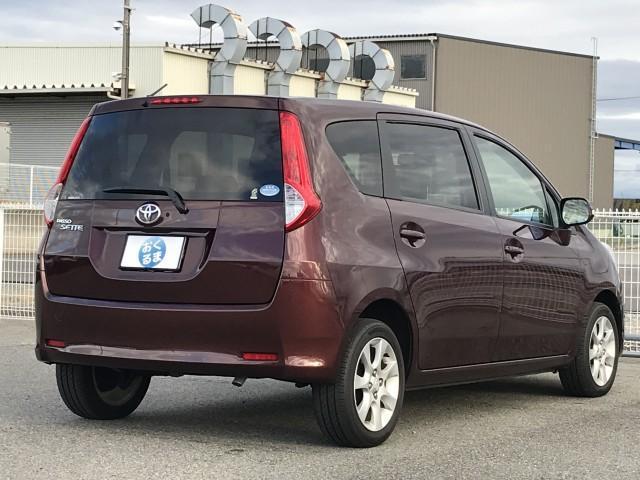 パッソセッテ １．５Ｇ　３列シート７人乗り　ディスチャージヘッドランプ　★３列シート７人乗り★キーフリーシステム★オートエアコン★革巻きステアリング★ビルトインＥＴＣ★ケンウッドＣＤオーディオ★フロントベンチシート（17枚目）