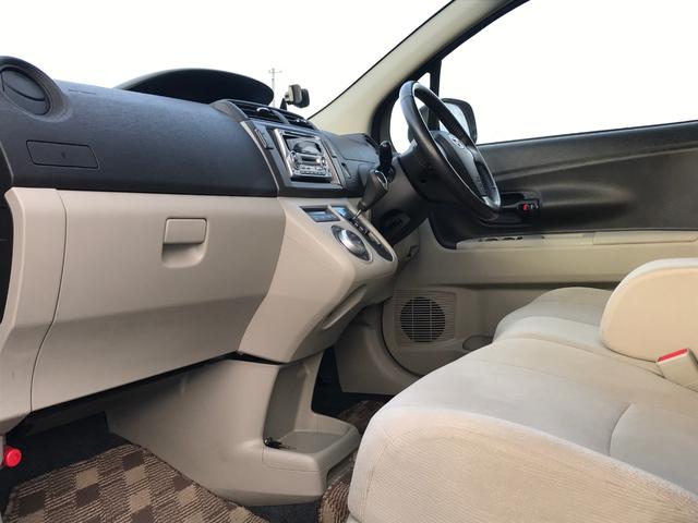 パッソセッテ １．５Ｇ　３列シート７人乗り　ディスチャージヘッドランプ　★３列シート７人乗り★キーフリーシステム★オートエアコン★革巻きステアリング★ビルトインＥＴＣ★ケンウッドＣＤオーディオ★フロントベンチシート（23枚目）