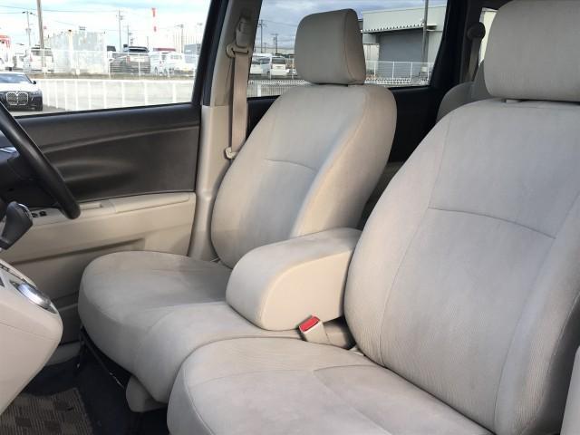 パッソセッテ １．５Ｇ　３列シート７人乗り　ディスチャージヘッドランプ　★３列シート７人乗り★キーフリーシステム★オートエアコン★革巻きステアリング★ビルトインＥＴＣ★ケンウッドＣＤオーディオ★フロントベンチシート（24枚目）