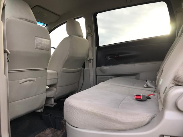 パッソセッテ １．５Ｇ　３列シート７人乗り　ディスチャージヘッドランプ　★３列シート７人乗り★キーフリーシステム★オートエアコン★革巻きステアリング★ビルトインＥＴＣ★ケンウッドＣＤオーディオ★フロントベンチシート（29枚目）