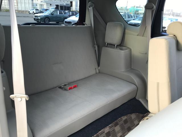 パッソセッテ １．５Ｇ　３列シート７人乗り　ディスチャージヘッドランプ　★３列シート７人乗り★キーフリーシステム★オートエアコン★革巻きステアリング★ビルトインＥＴＣ★ケンウッドＣＤオーディオ★フロントベンチシート（30枚目）