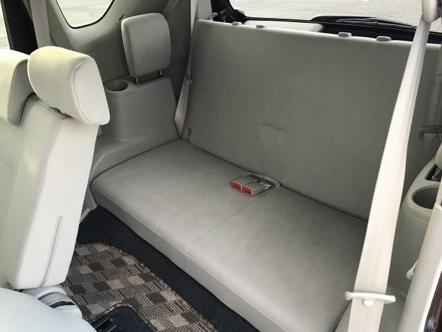 パッソセッテ １．５Ｇ　３列シート７人乗り　ディスチャージヘッドランプ　★３列シート７人乗り★キーフリーシステム★オートエアコン★革巻きステアリング★ビルトインＥＴＣ★ケンウッドＣＤオーディオ★フロントベンチシート（31枚目）