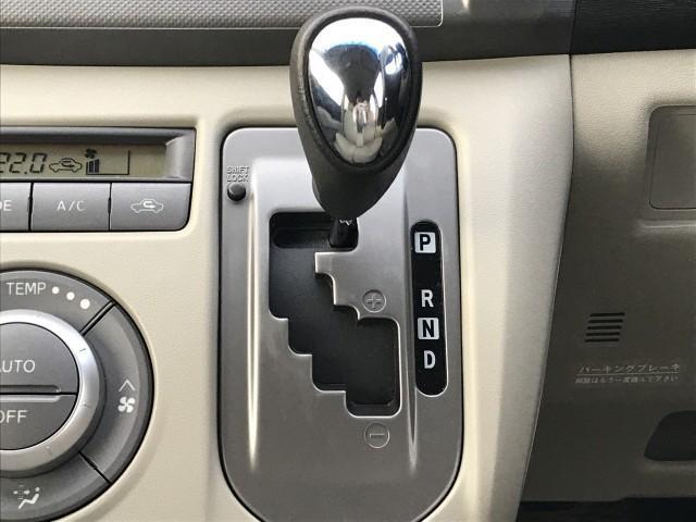 パッソセッテ １．５Ｇ　３列シート７人乗り　ディスチャージヘッドランプ　★３列シート７人乗り★キーフリーシステム★オートエアコン★革巻きステアリング★ビルトインＥＴＣ★ケンウッドＣＤオーディオ★フロントベンチシート（35枚目）